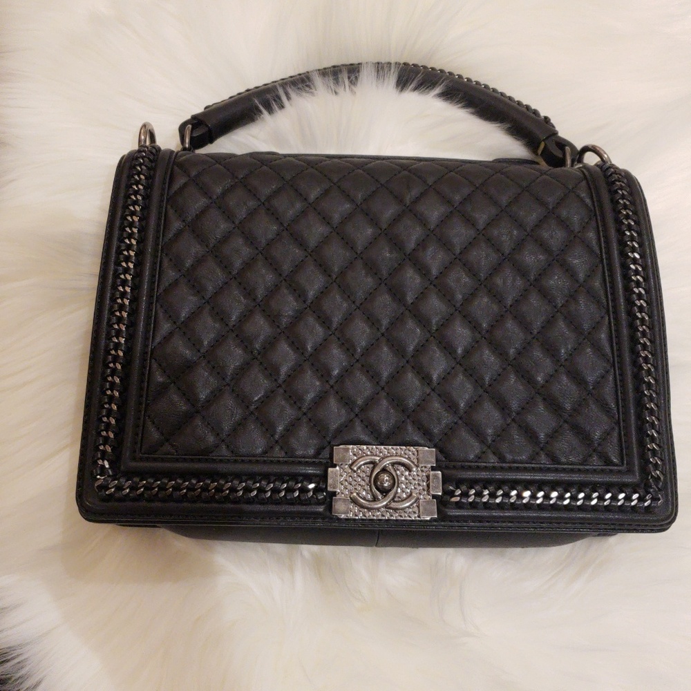 Chanel boy handle
